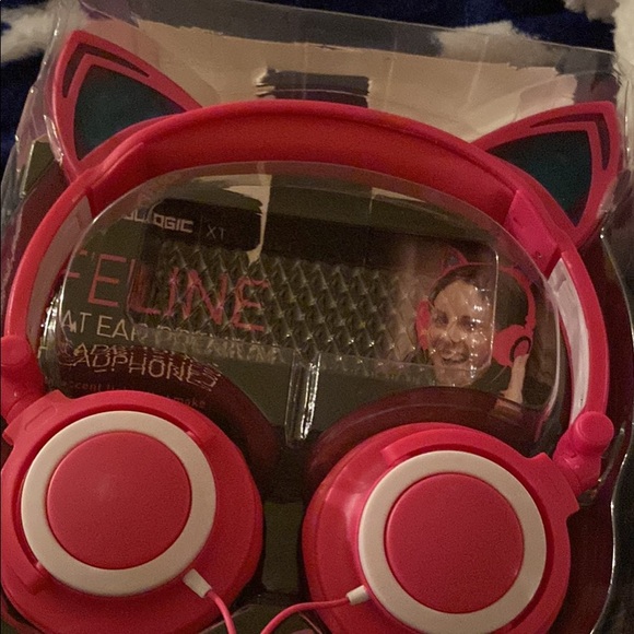 SoundLogic Feline Premium Cat Ear Headphones (Pink) - Picture 3 of 3